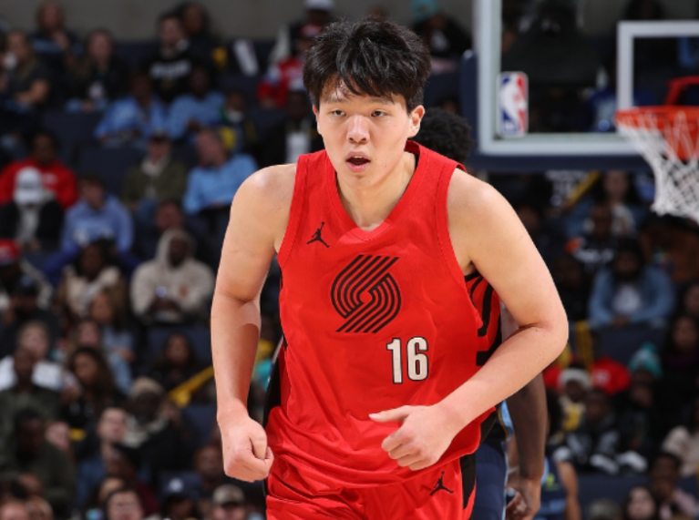 九游体育在线直播、九游体育足球直播、nba直播、电竞直播平台、九游体育赛事视频、体育直播平台-杨瀚森0+1+1！开拓者惨负骑士吞5连败 阿伦40+17+4帽生涯新高